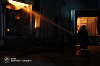 Пожежники Полтавщини гасять полум'я