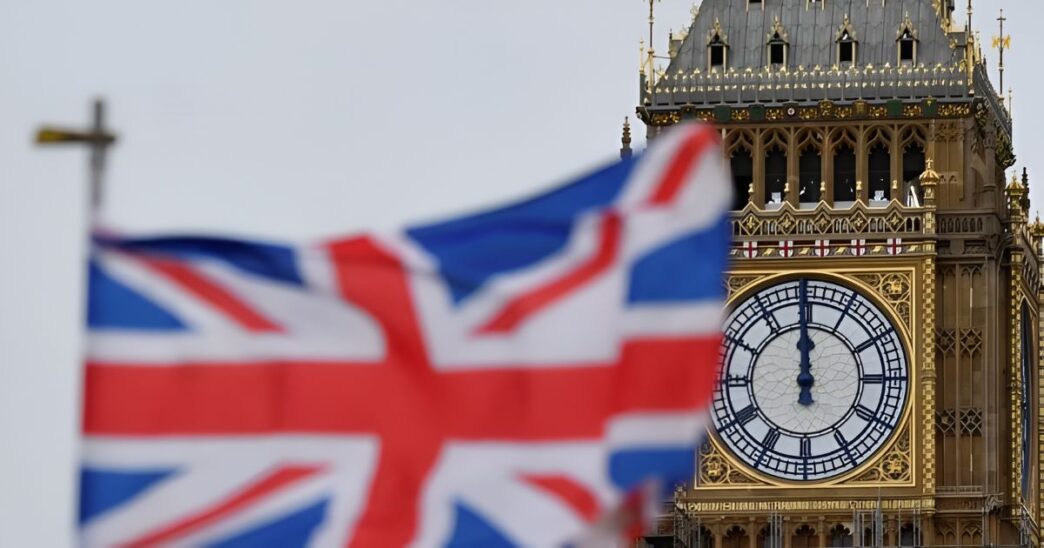 Британський прапор на фоні Біг Бена