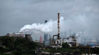 Нафтопереробний завод в Індії