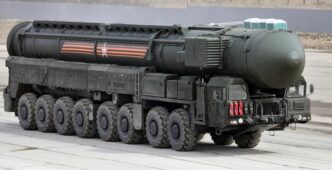 Російська балістична ракета "Орешнік"