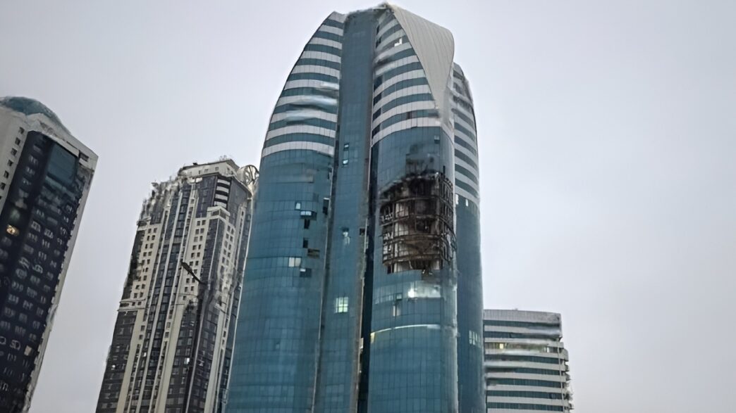 У Грозному дрон влучив у хмарочос