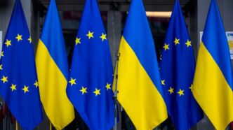 Прапори України та ЄС