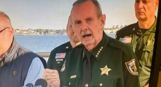 Чоловік з дробовиком і бензином загинув під час штурму Мар-а-Лаго - резиденції Трампа