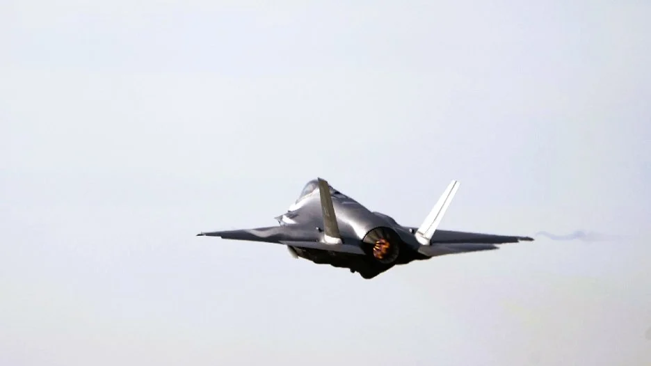 Винищувачі США перехопили 5 російських літаків біля Аляски