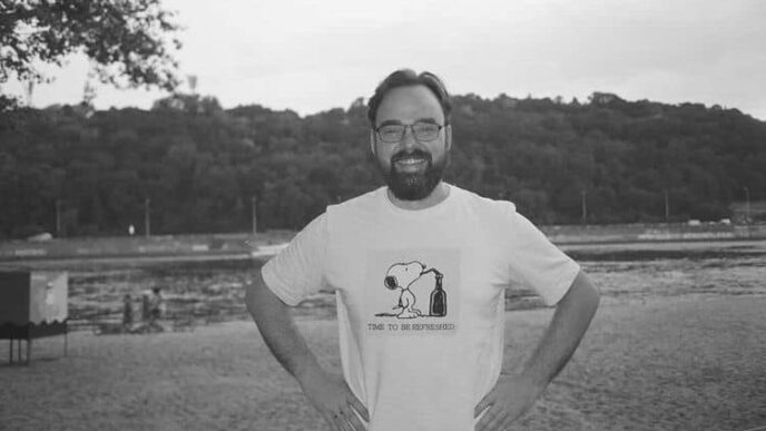 Артур Петров помер