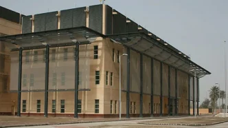 Ракетний удар по посольству США в Багдаді: підйом диму та підвищений рівень безпеки 405