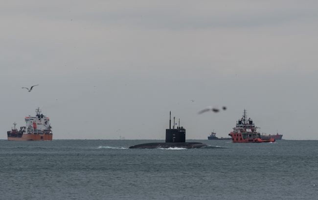 Британська атомна субмарина HMS Anson з ракетами Tomahawk розгорнута в Аравійському морі біля Ірану 71
