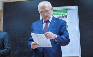 Анатолій Степанович Кобець