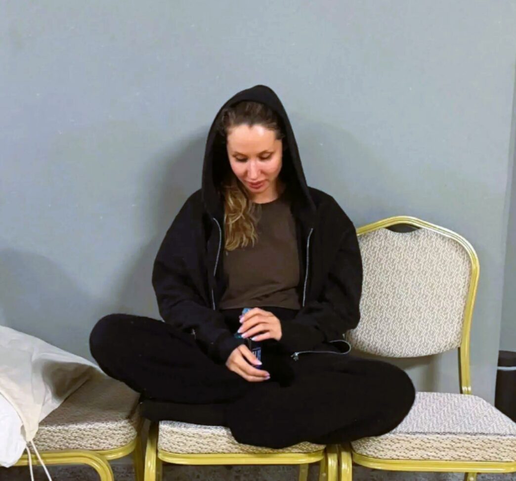 Лобода ховається на паркінгу2