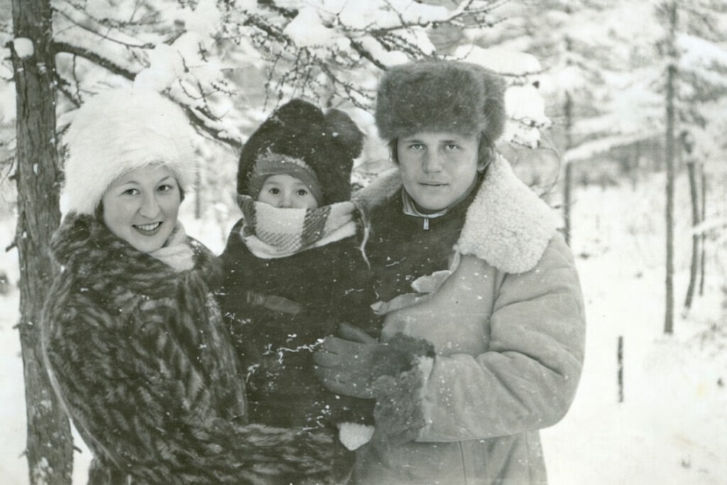 Маша Єфросиніна біографія