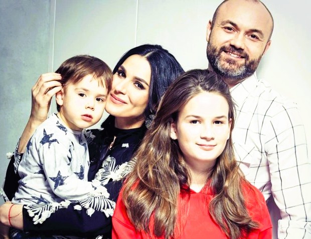 Маша Єфросиніна біографія