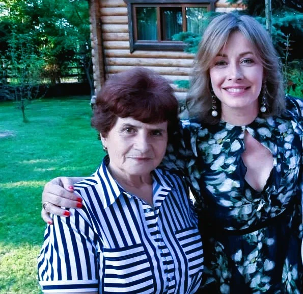 Хто така Олена Кравець: єдина жінка "Кварталу 95", яка стала іконою жіночої сили 19