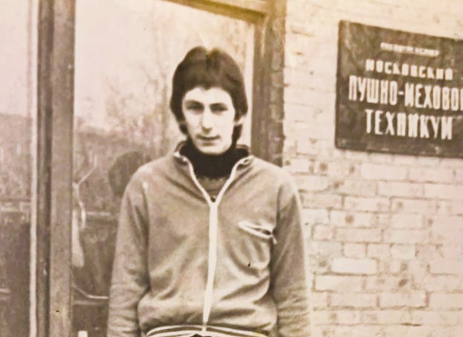 Біографія Умара Джабраїлова