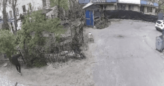 Інцидент у ТЦК: військовозобов’язаний впав у котлован після втечі з ВЛК у Києві 17