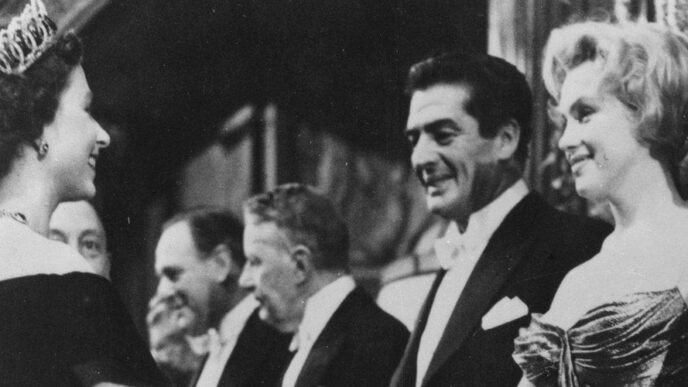 Як Мерлін Монро порушила протокол під час зустрічі з королевою Єлизаветою II у 1956 році 3