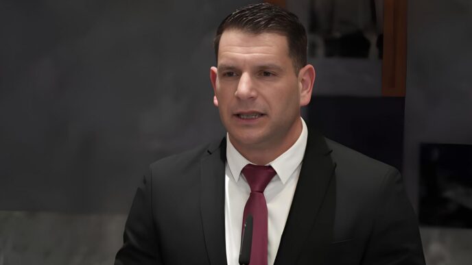 Новий спікер словенського парламенту оголосив візит до Росії та референдум про вихід з НАТО 11