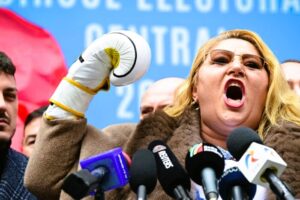 Хто така Діана Шошоаке, біографія. Скандальна проросійська депутатка, яку Європарламент позбавив імунітету за екстремізм та антисемітизм 43