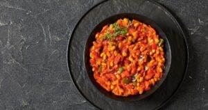 Квасоля в томатному соусі з овочами: простий та корисний рецепт 36