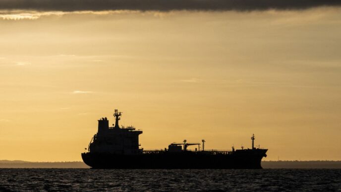 Ормузька протока: чому нафтові танкери повертаються з Перської затоки 11