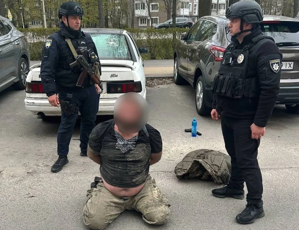БУЧАНСЬКИЙ СТРІЛЕЦЬ: поліція затримала озброєного чоловіка 65