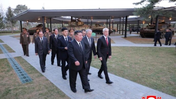 Кім Чен Ин відкрив у Пхеньяні музей з трофейною технікою ЗСУ: Leopard, Abrams та Marder під склом 7