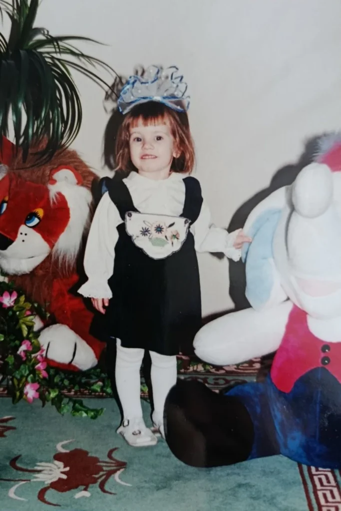 Мати відпустила на фронт сімох синів. Надія Вікарій звинуватила братів у зґвалтуванні та матір у катуваннях і прихованому вбивстві 7