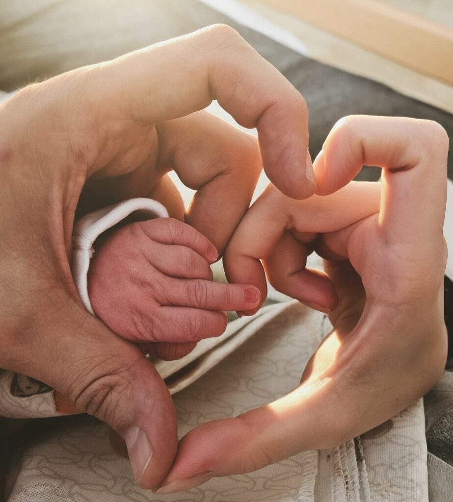 Аліна Гросу вперше стала мамою: фото новонародженого, колискова та сімейне життя 5