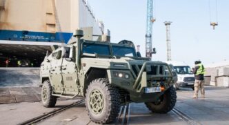 Іспанія передасть Україні 100 бронемашин VAMTAC і 155‑мм артилерійські снаряди: підготовка до поставок у травні 13