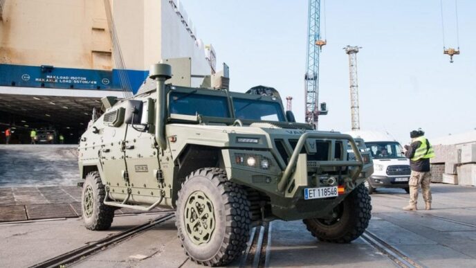 Іспанія передасть Україні 100 бронемашин VAMTAC і 155‑мм артилерійські снаряди: підготовка до поставок у травні 15