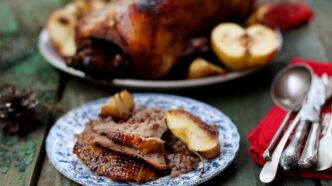 Рецепт фаршованої качки з гречкою і яблуками для святкової вечері 269