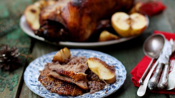 Рецепт фаршованої качки з гречкою і яблуками для святкової вечері 27