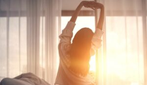 Вплив режиму сну на травлення: чому важливий стабільний час пробудження 21