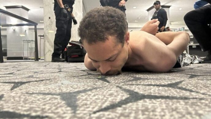 Шкільний вчитель з Каліфорнії відкрив вогонь у Washington Hilton під час вечері з Трампом 7