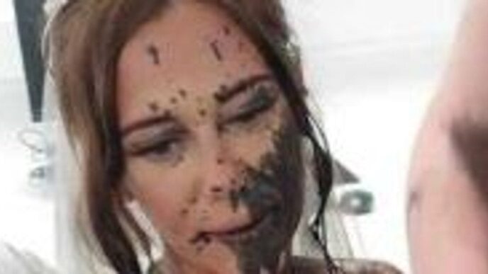 Невістка облила наречену чорною фарбою перед весільною церемонією у Великій Британії 7