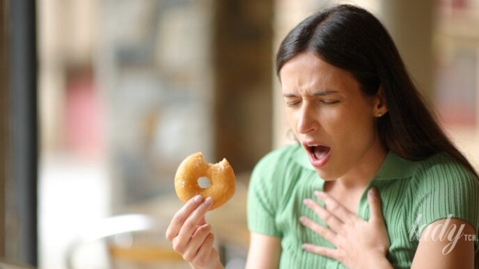 Як самостійно подолати удушення: техніка Геймліха без допомоги 11