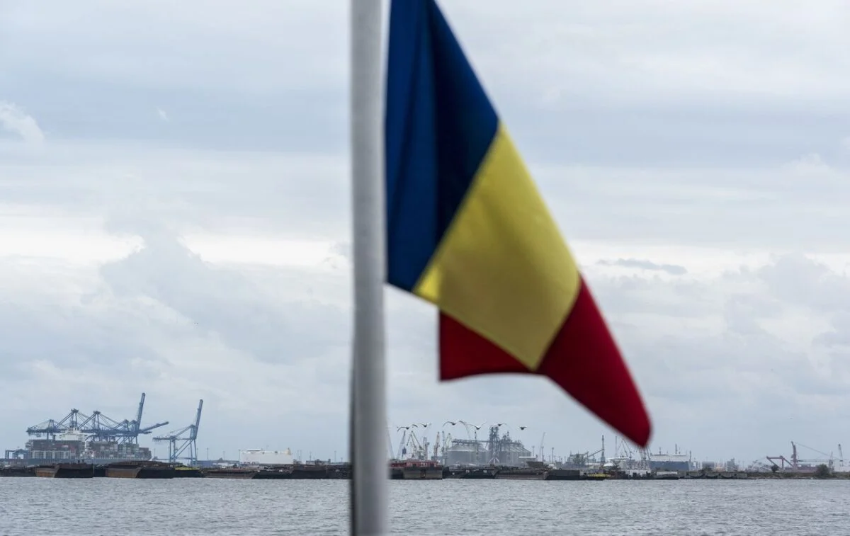 У Румунії виявлено уламки дронів після російської атаки на Україну: пошкоджено електростійку та прибудову 17