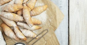 Рецепт рогаликів на молоці та дріжджах: простий спосіб приготування 31