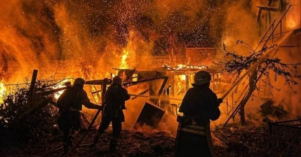 Російська атака на Одещину 29 квітня 2026 р.: руйнування лікарні, будинків і пожежі в заповіднику 34 Російська атака на Одещину 29 квітня 2026 р.: руйнування лікарні, будинків і пожежі в заповіднику 33