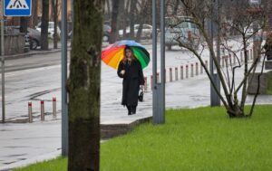 Прогноз погоди в Україні на 13 квітня 2026: максимум +15 °C, дощі в центрі та на півдні 27