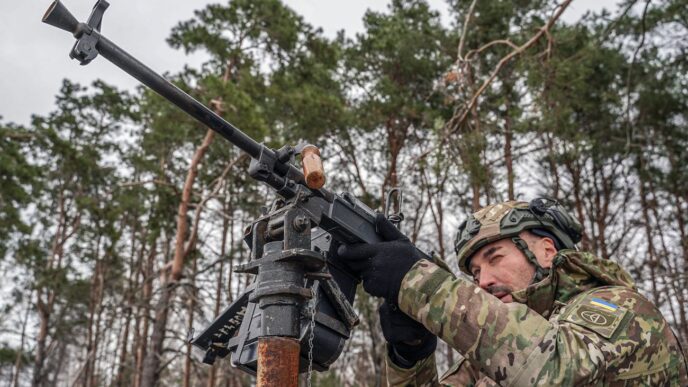 Нічна атака російської зброї: 3 «Іскандер‑М» та понад 300 дронів, ППО збив 309 ворожих апаратів 27