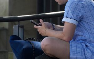 Гучний звук у громадському транспорті: чому без навушників стає новою нормою 29