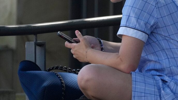 Гучний звук у громадському транспорті: чому без навушників стає новою нормою 7