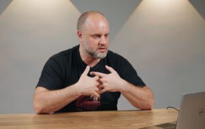 Російське втручання у Донбас: роль загону Стрєлкова‑Гіркіна, вбивство Олександра Захарченка та «віджими» бізнесу 29