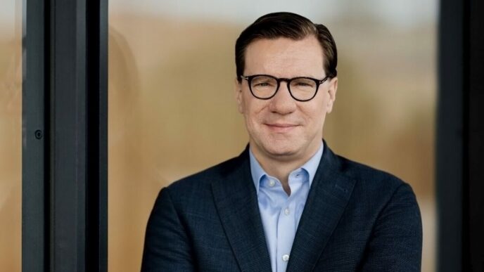 Німеччина витрачає найбільше на оборону в Європі, проте відстає у стратегічних рішеннях – коментар експерта 7