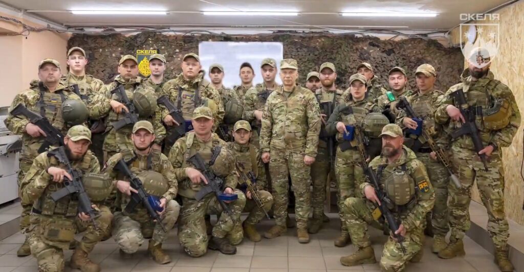 За мужність і сталевий дух: Сирський особисто подякував бійцям полку «Скеля» за нищення ворога 9