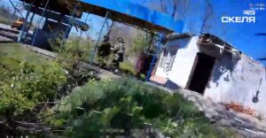 Ювелірна точність: Кадри бойової роботи полку «Скеля» по живій силі ворога, від яких перехоплює подих 29