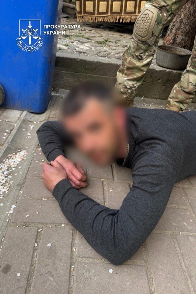 Сувенірні купюри замість мільйонів: на Закарпатті викрили банкоматну аферу на 2 млн грн 9