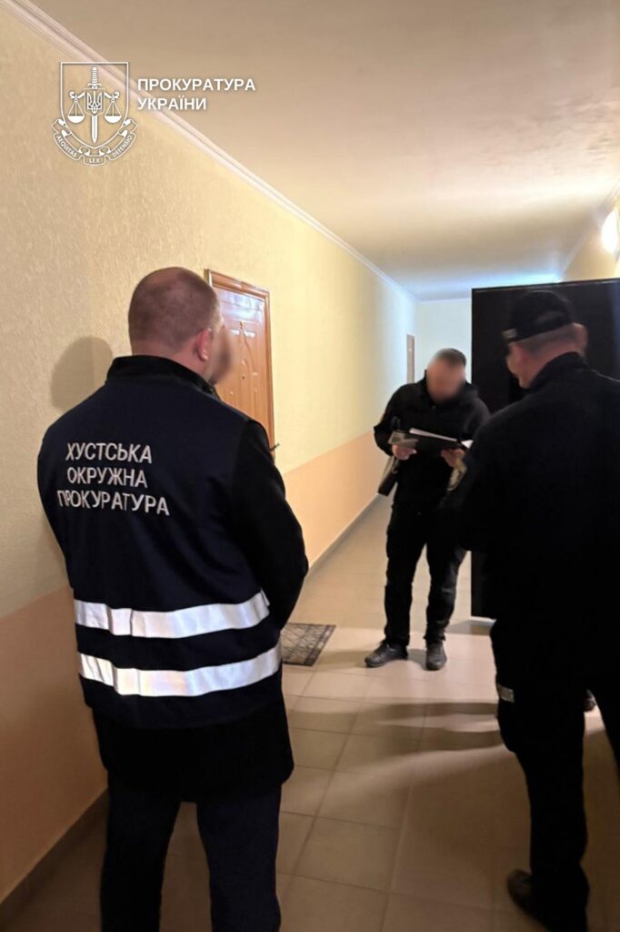 Сувенірні купюри замість мільйонів: на Закарпатті викрили банкоматну аферу на 2 млн грн 7