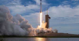 Falcon 9 від SpaceX: передбачений удар по поверхні Місяця у серпні 2026 року 125