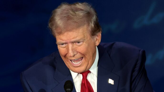 Трамп погрожує 1/11 населення планети: підрахунок CNN та аналіз заяв 14 Трамп погрожує 1/11 населення планети: підрахунок CNN та аналіз заяв 13